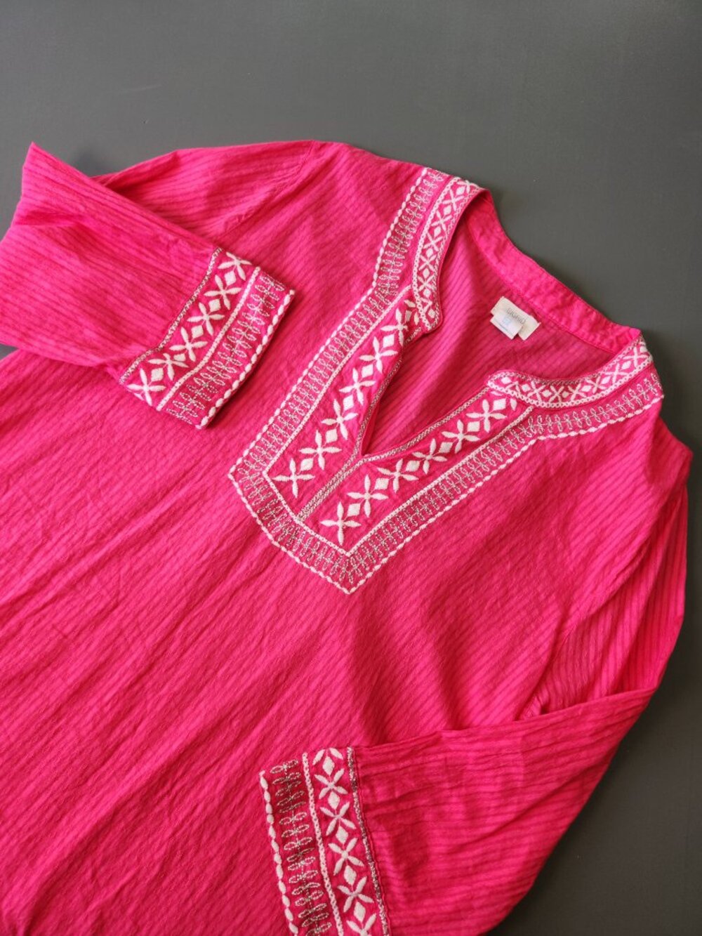 Sigrid Olsen Pink White Embroidered Tunic Blouse XL Cotton Textured V Neck